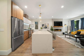 Stunning 2BR/2BA Condo w/ Balcony by United Center